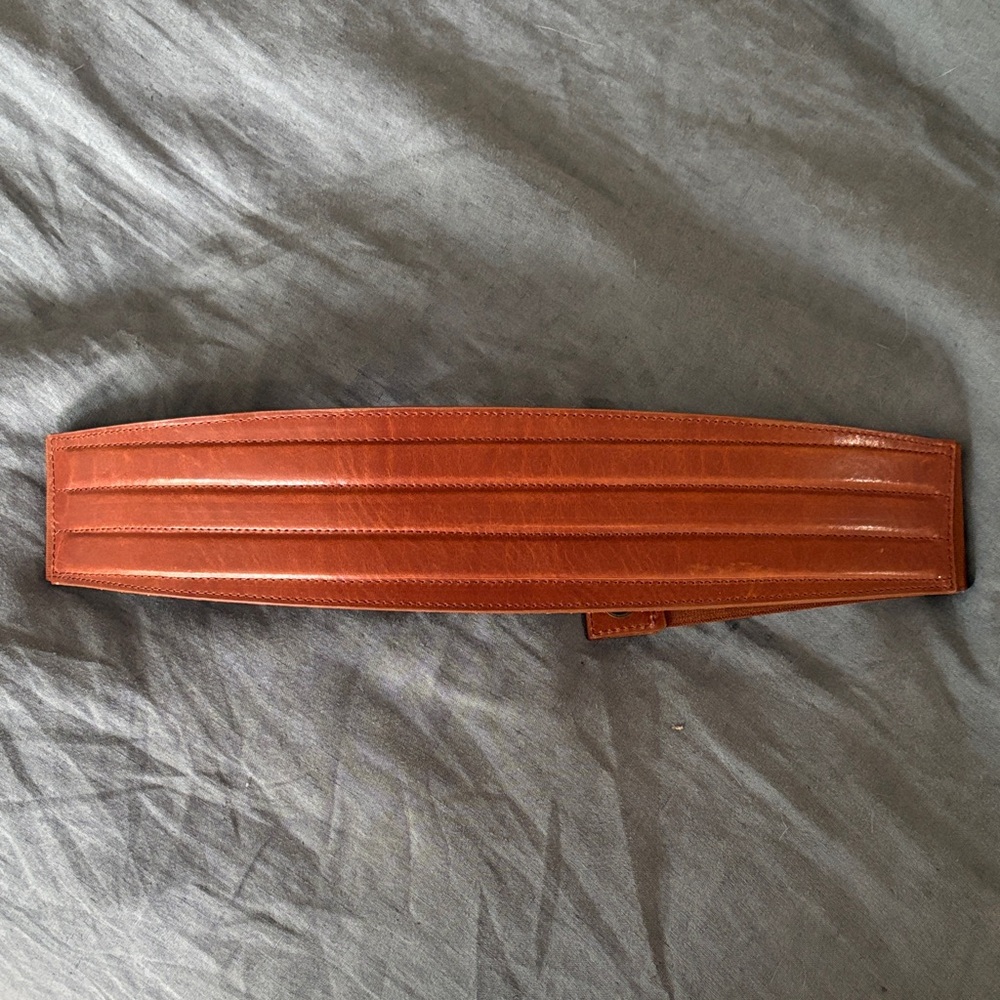 Elegant Tan Leather Women's Belt